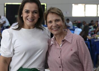 PL e PP querem contar com Adriane Lopes nas suas fileiras