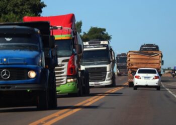 Sancionada lei que beneficiará mil motoristas com qualificação e custeio de habilitações