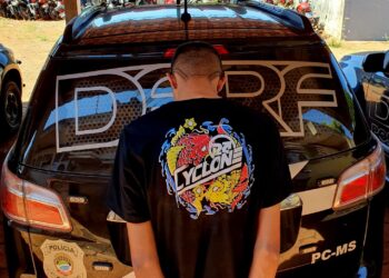 Ladrão de celulares de 21 anos é preso por policiais da Derf na Capital