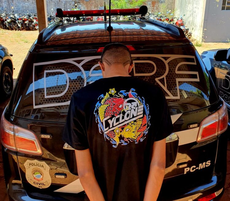 Ladrão de celulares de 21 anos é preso por policiais da Derf na Capital