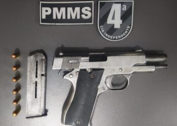 Tio de 21 anos é preso por tirar arma da cintura e atingir sobrinho de 7 anos