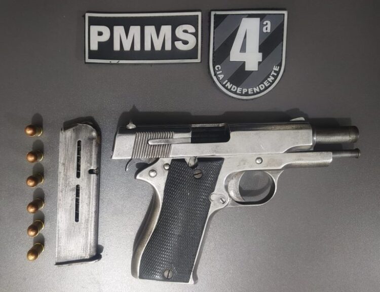 Tio de 21 anos é preso por tirar arma da cintura e atingir sobrinho de 7 anos