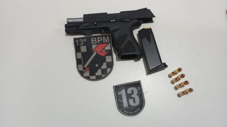 CAC é preso com pistola, após separar briga da esposa com a ex em bar na Capital