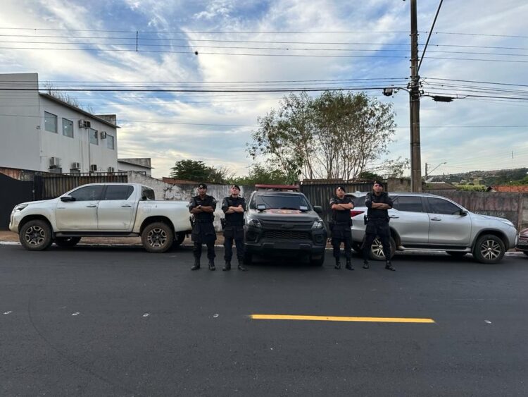 Casal de idosos tem Hilux e SW4 roubados, após invasão de residência no interior de MS