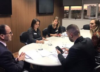 Adriane busca em Brasília recursos para concluir obras paralisadas em Campo Grande