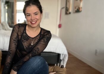Autora mineira vem a Capital lançar o livro ‘Pedra Antiga da Tristeza’ em evento gratuito