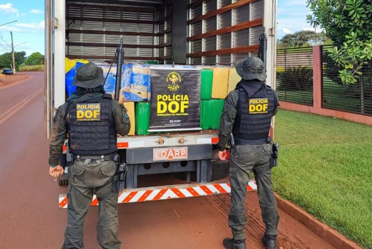 Caminhão roubado em SP é recuperado pelo DOF em MS com mais de 4 toneladas de drogas