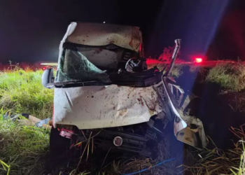 Colisão entre veículo oficial de prefeitura, van e anta mata um motorista na MS-040
