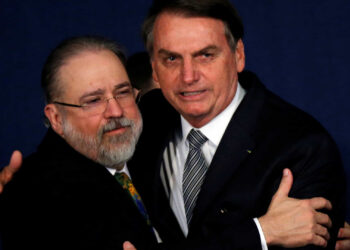 PGR apoia investigação contra Bolsonaro que antes considerava ilegal e nula