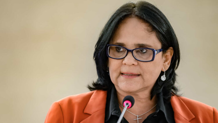 PF contradiz versão de Damares e diz que avião de igreja com droga era monitorado