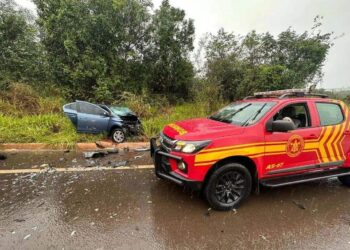 Colisão entre Uno e Prisma mata homem e deixa idoso e jovem feridos