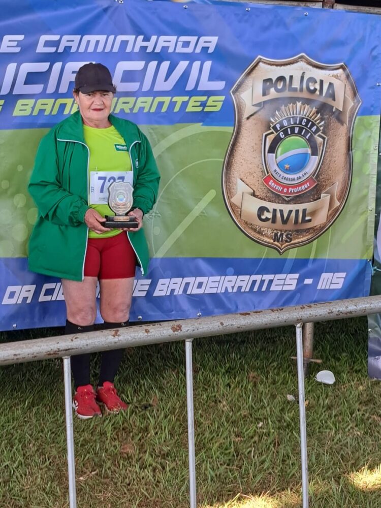 Cida Cesca é destaque em corrida de Bandeirantes e conquista lugar mais alto do pódio