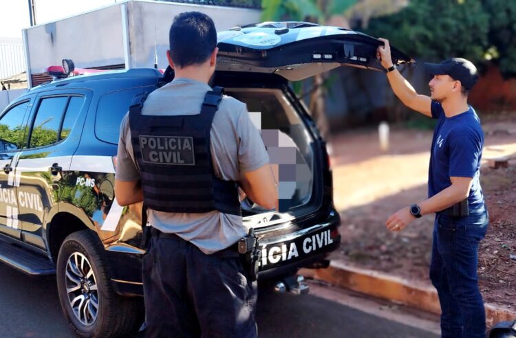 Jovem é preso, após divulgar fotos íntimas de ex namorada adolescente de 17 anos