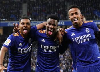 Éder Militão, Vini Jr e outros ídolos do futebol mundial fazem partida na Capital