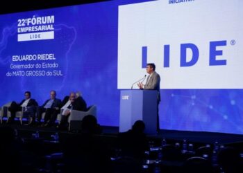 Governador defende em fórum empresarial agro sustentável e tecnológico como expoente de MS