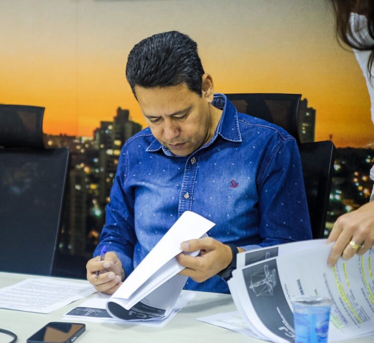 Vereador propõe 20 emendas em saúde, lazer, educação e mais áreas à LDO da Capital