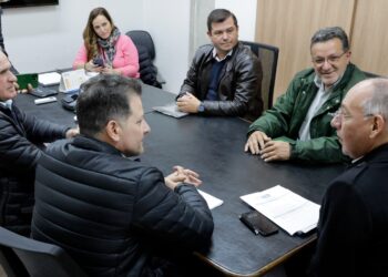 Governo sinaliza reforço na manutenção de estradas vicinais usadas por suinocultores