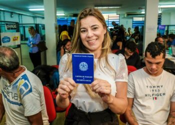 Funsat oferece 1.439 vagas de emprego em 160 funções nesta quarta-feira (21)