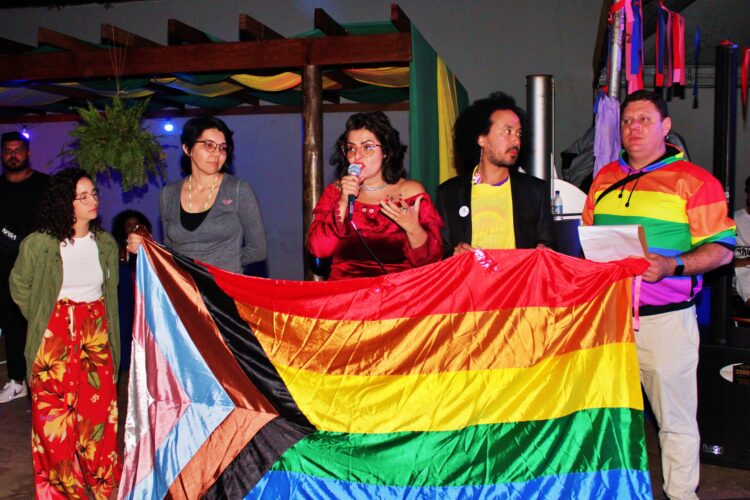 Sarau e Feira do Orgulho LGBT+ acontece nesta quarta-feira