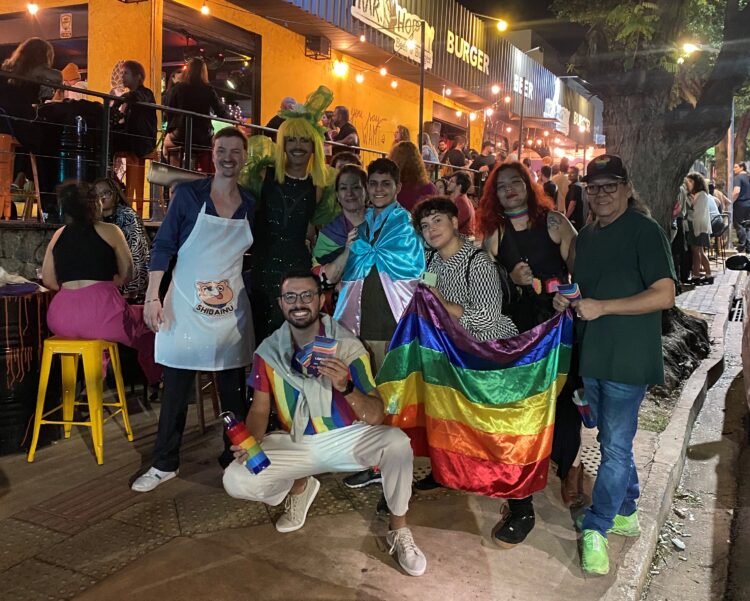 Blitz leva cores do orgulho LGBTQIA+ para bares de Campo Grande