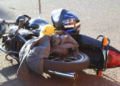 Adolescente de 17 anos morre ao colidir moto contra placa na Júlio de Castilho
