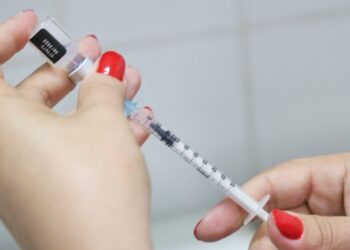 Três unidades abrem neste sábado para vacinação contra a Gripe e Covid-19