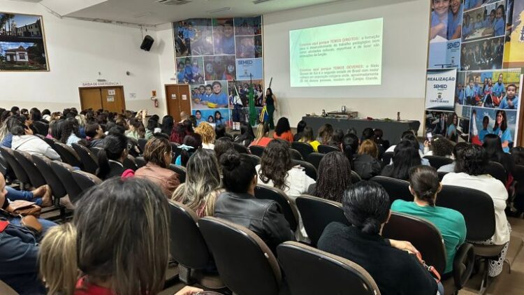Prefeitura realiza formação sobre relações étnico-raciais para assistentes de educação infantil