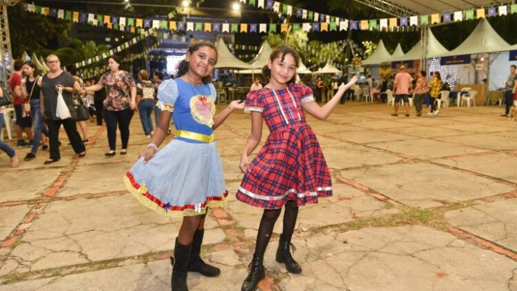 Arraial de Santo Antônio segue até terça-feira em parceria com 34 entidades assistenciais