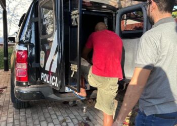 “Vou cobrar tudo o que ela está fazendo”, diz filho preso por agredir mãe de 68 anos