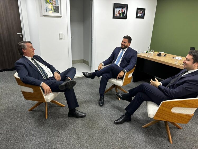Capitão Contar e Catan se reúnem com Bolsonaro e dizem que plano é “unir a direita para 2026”