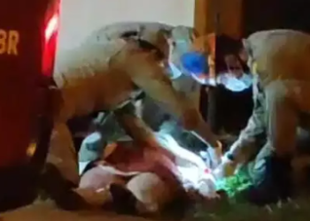 Bandidos tentam roubar moto de mulher que reage e leva tiro no braço em MS