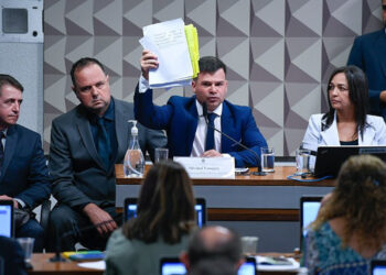 Cale a sua boca, diz relatora a deputado na CPI do 8 de janeiro