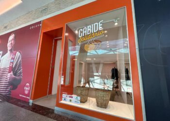 Shopping da Capital recebe doações de agasalhos em Cabide Solidário