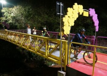 Ciclistas comemoram inauguração da “Passarela dos Ipês” em Campo Grande