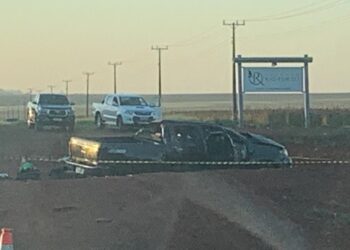 Hilux capota na MS-306 matando duas pessoas e acidente causa grande congestionamento