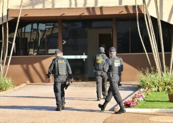 Gaeco prende servidor e empresários em esquema de fraude em licitações em Sidrolândia