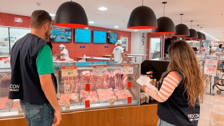 Procon municipal encontra variação de até 290,78% no preço da carne na Capital