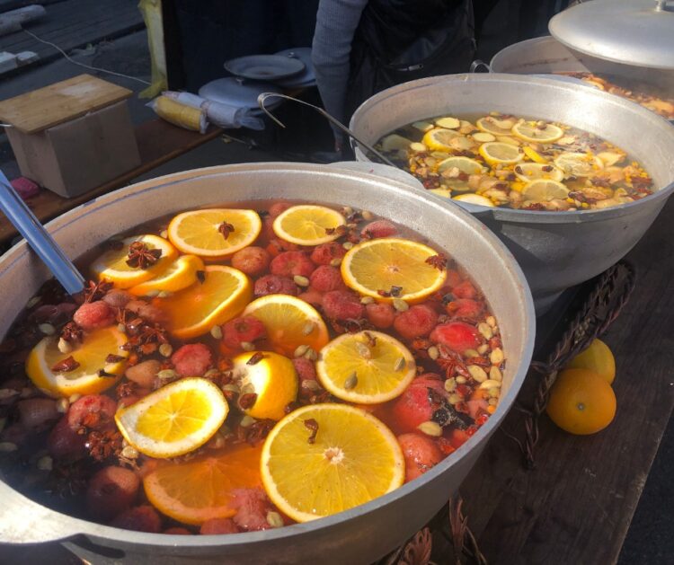 Quentão ou vinho quente: você sabe a diferença?