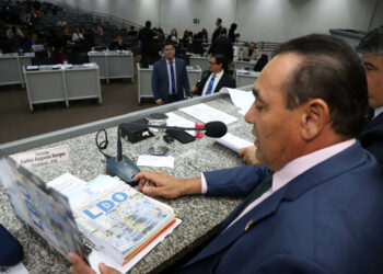 LDO 2024 é aprovada com previsão de R$ 6,5 bilhões e 74 emendas dos vereadores
