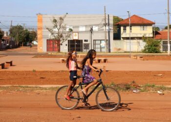 Moradores comemoram nova praça e asfalto que vai chegar no bairro Tijuca II