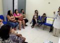 Pacientes recebem orientações sobre planejamento familiar com equipe multidisciplinar