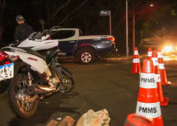 Sargento da PM fica em estado grave ao colidir em outra moto no Jardim Batistão
