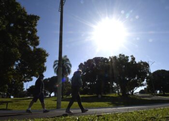 Segunda-feira com sol, tempo seco e temperaturas elevadas para todo o estado