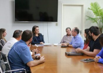 Prefeita Adriane Lopes recebe membros do Parque Tecnológico de São José dos Campos