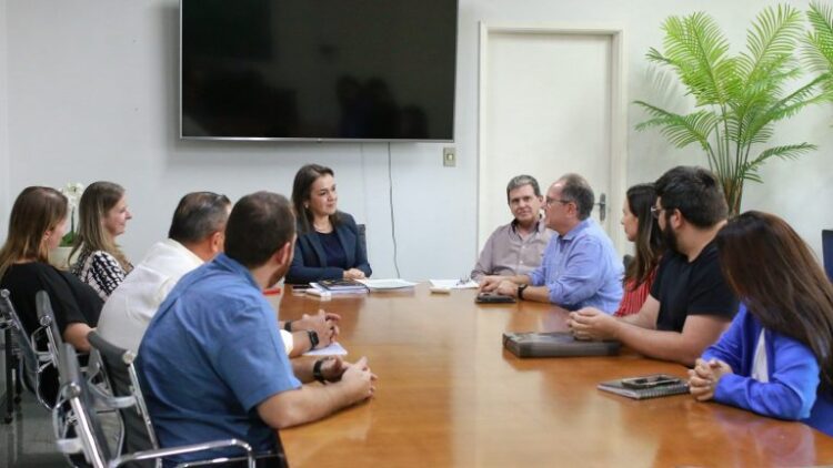 Prefeita Adriane Lopes recebe membros do Parque Tecnológico de São José dos Campos