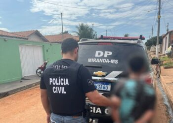 Polícia prende jovem que matou homem a golpes de faca em Miranda