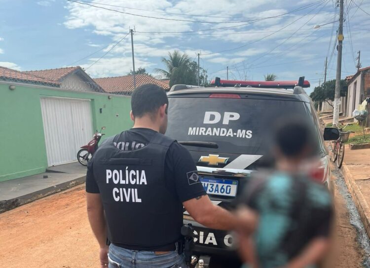 Polícia prende jovem que matou homem a golpes de faca em Miranda