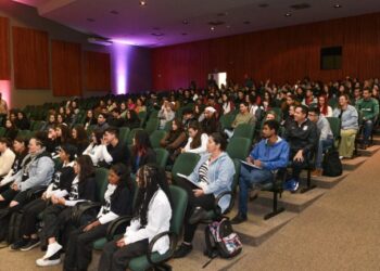 Aulões do curso preparatório do ENEM serão abertos ao público aos sábados