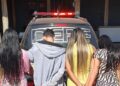 Grupo de travestis é preso por obrigar pessoas na rua a fazerem transferências e compras