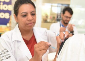 Neste sábado, três unidades de saúde estão vacinando contra Gripe e a Covid-19